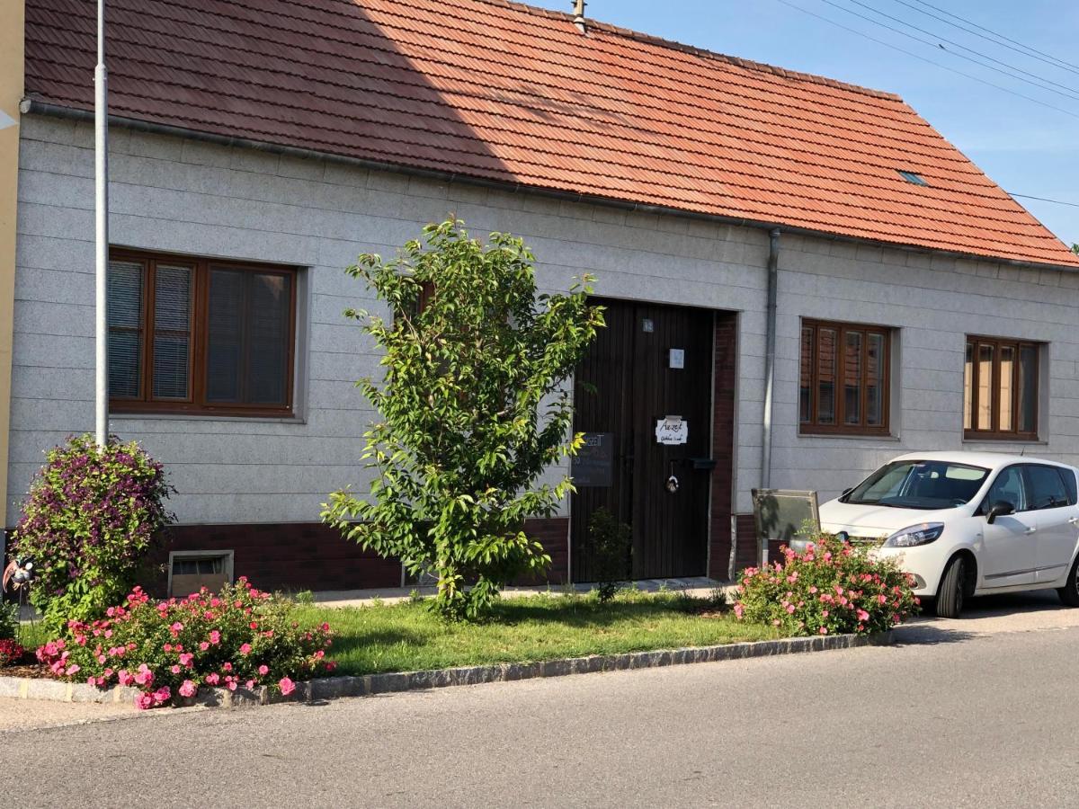 Auszeit; Gaestehaus & Mehr Kollersdorf Экстерьер фото