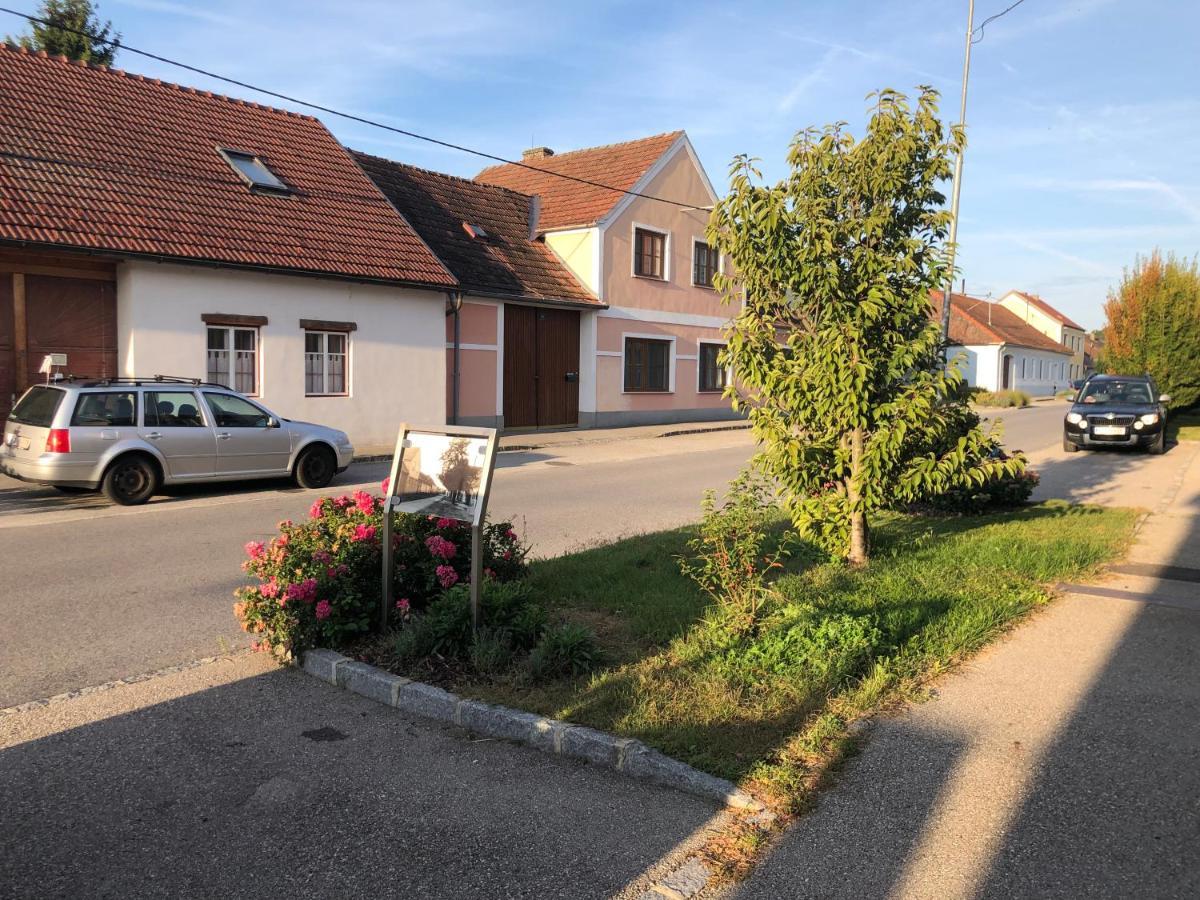 Auszeit; Gaestehaus & Mehr Kollersdorf Экстерьер фото